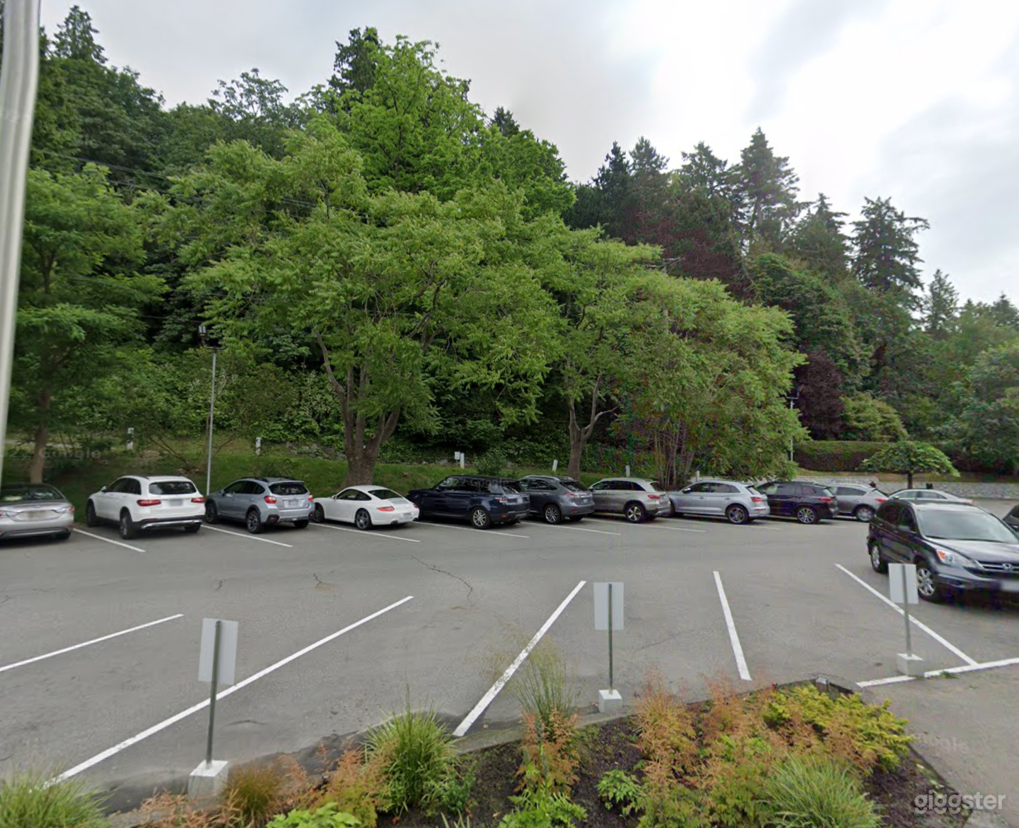 Golf Club Parking space (for filming)  in Vancouver Photo 4