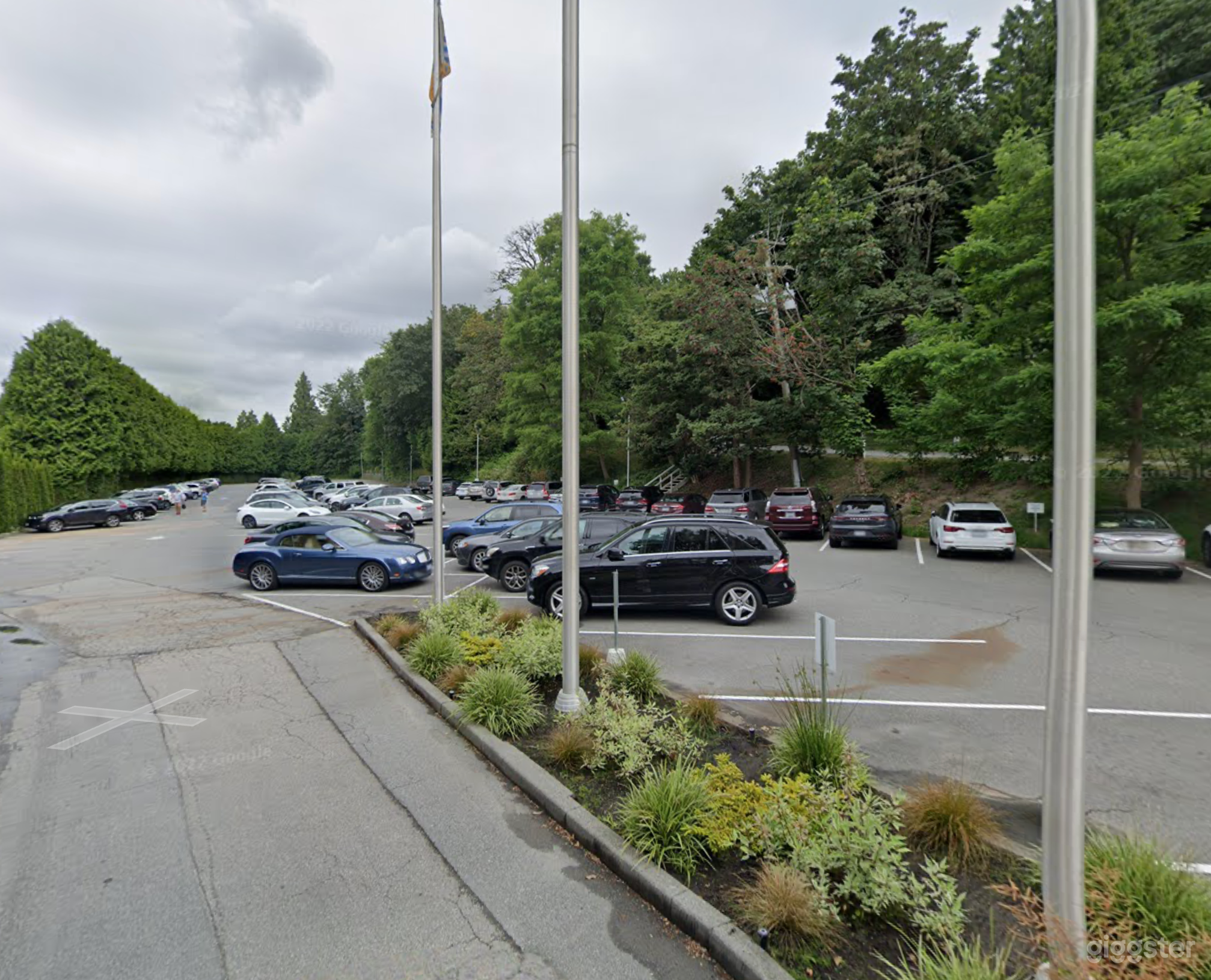 Golf Club Parking space (for filming)  in Vancouver Photo 2