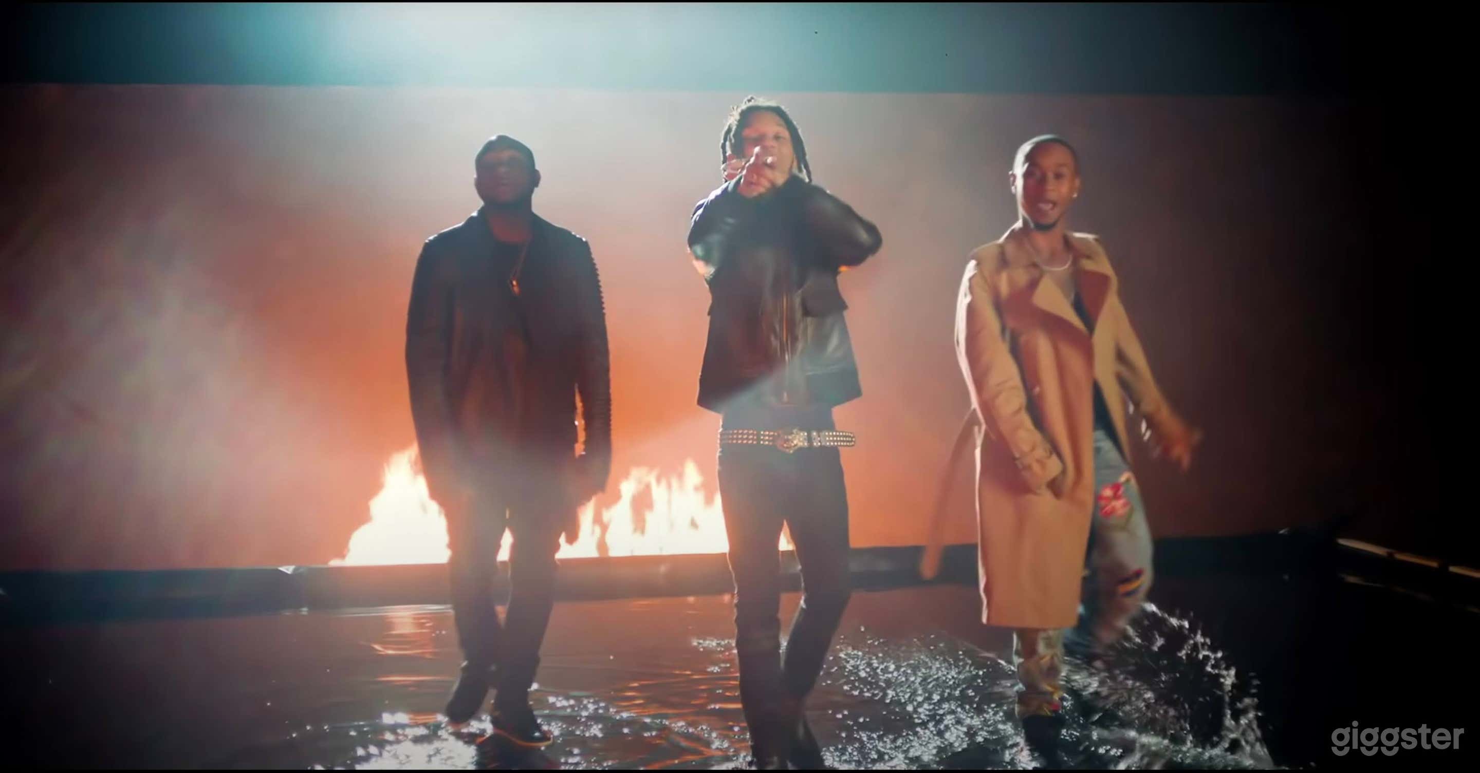 Infinity Pool Set Photo 3