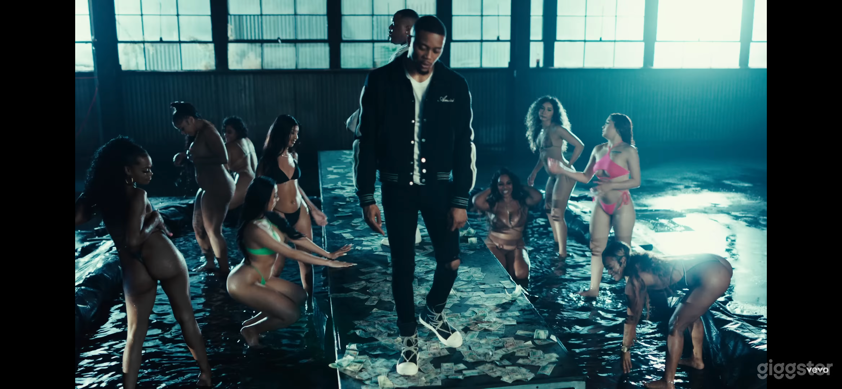 Infinity Pool Set Photo 4