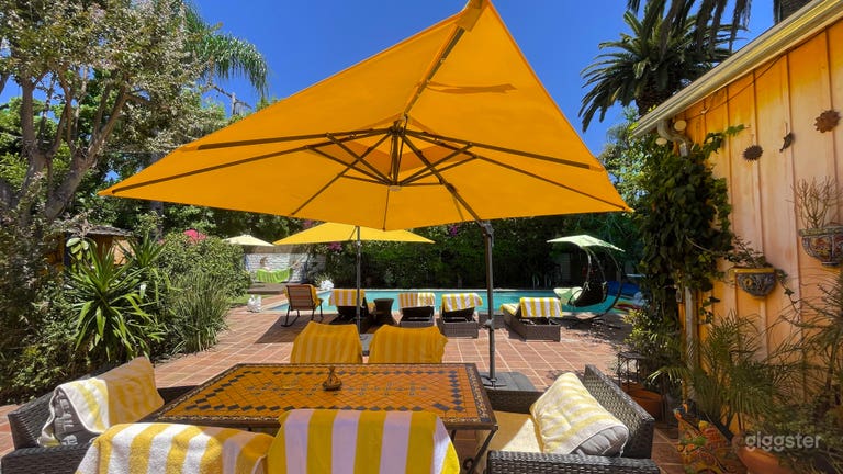   Huge pool, Mediterranean / Caribbean /colorful  