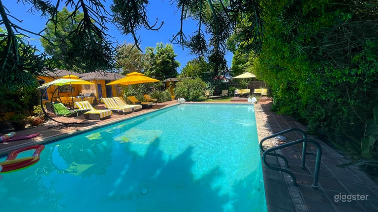   Huge pool, Mediterranean / Caribbean /colorful  