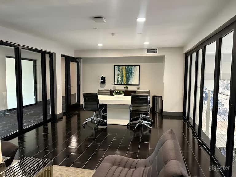  Modern Executive Style Meeting and Lounge Space 