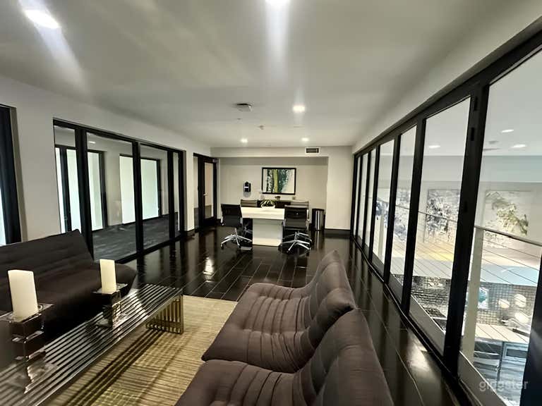  Modern Executive Style Meeting and Lounge Space 