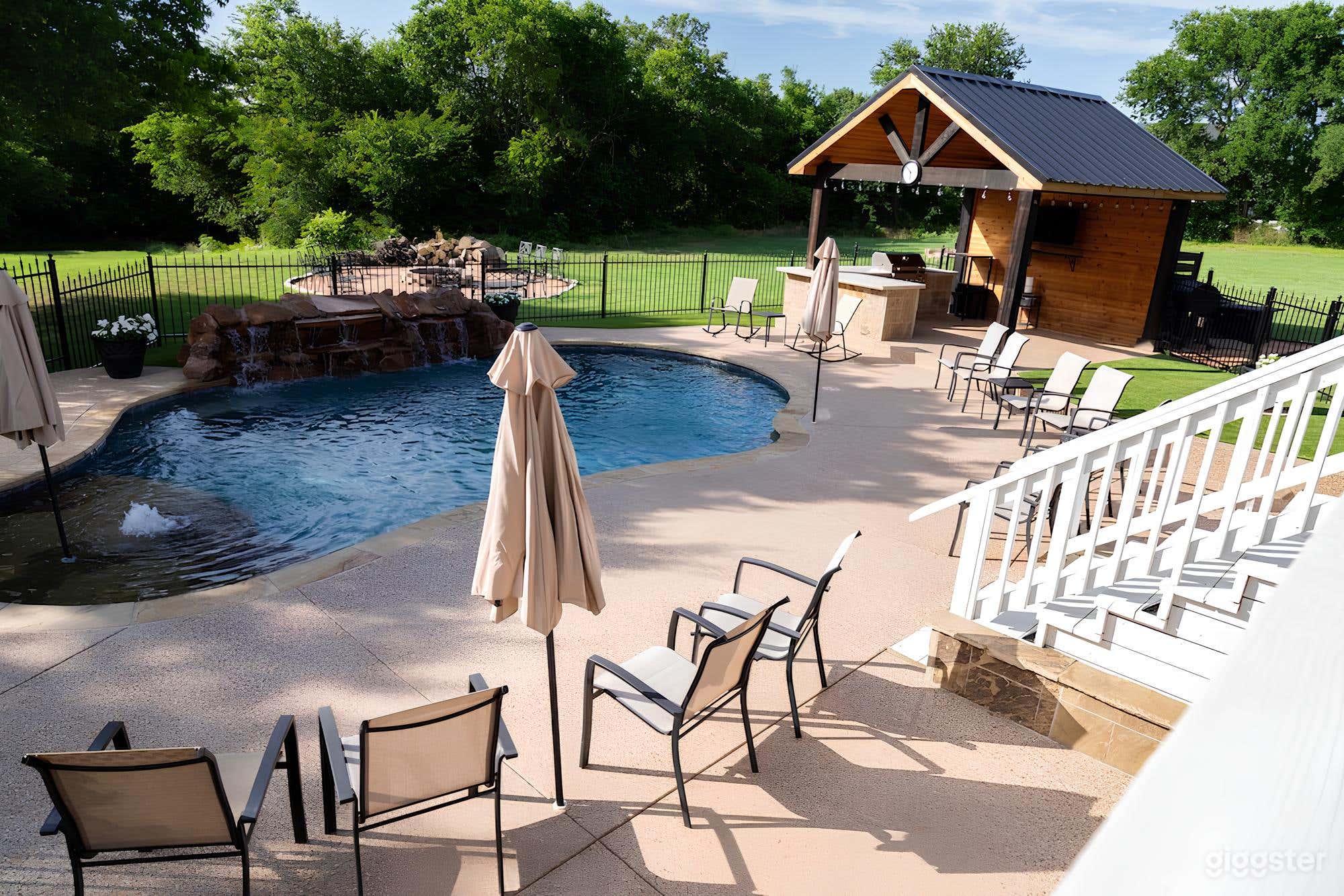 Party Oasis &amp; Pool Photo 2