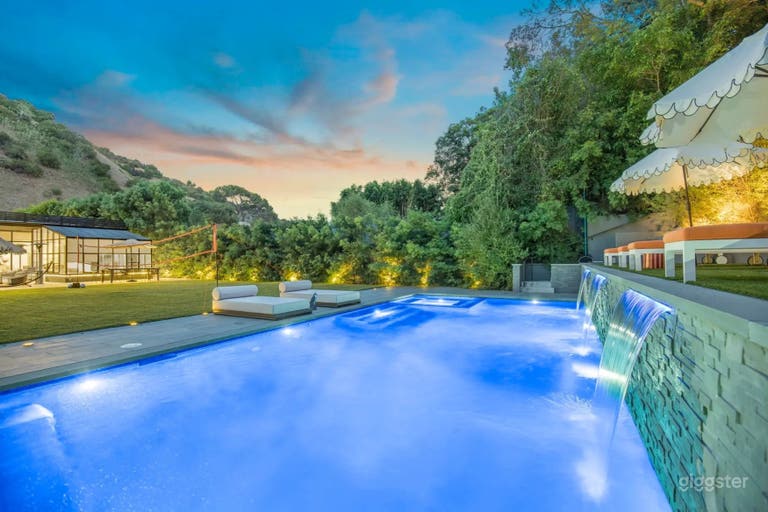  BEVERLY HILLSIDE OUTDOOR POOL 