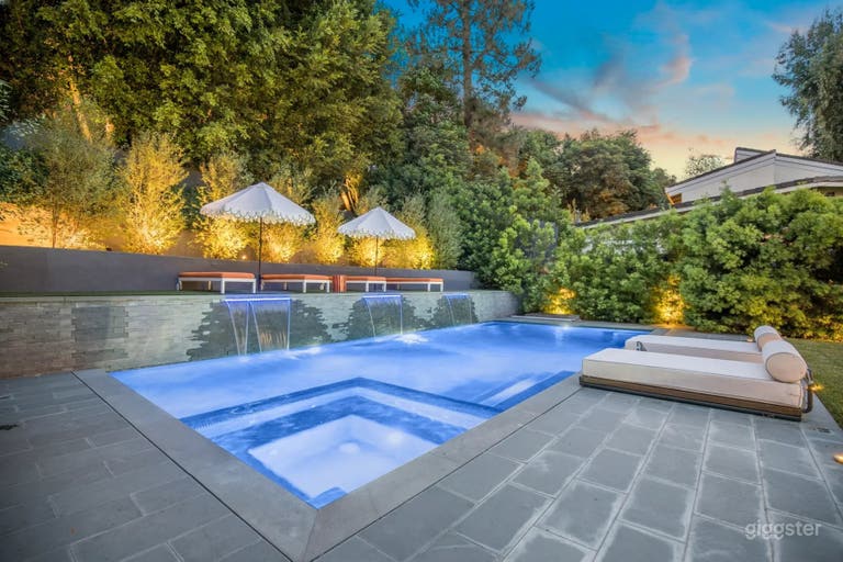  BEVERLY HILLSIDE OUTDOOR POOL 