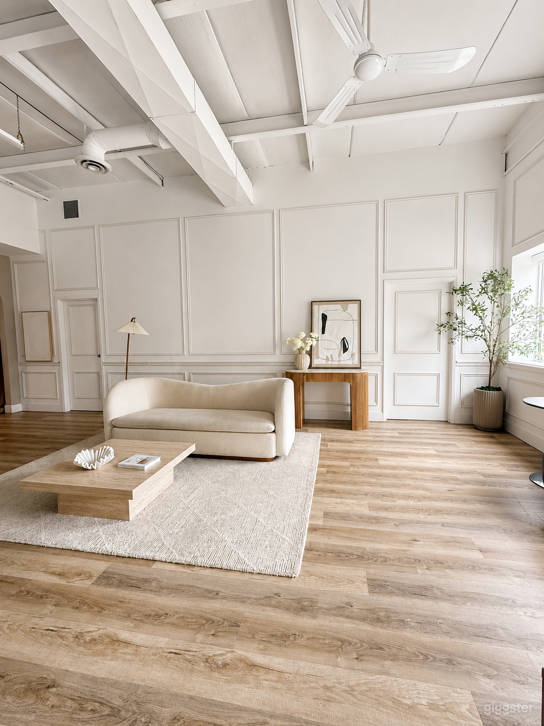 Bright Creative Studio with Styled Room & Cyc Wall Photo 1