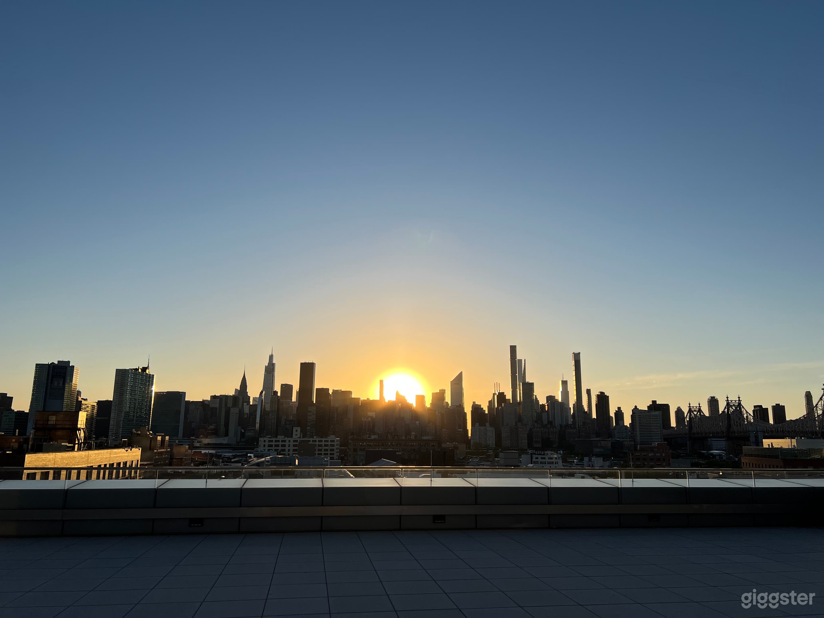 Amazing NYC skyline sunset