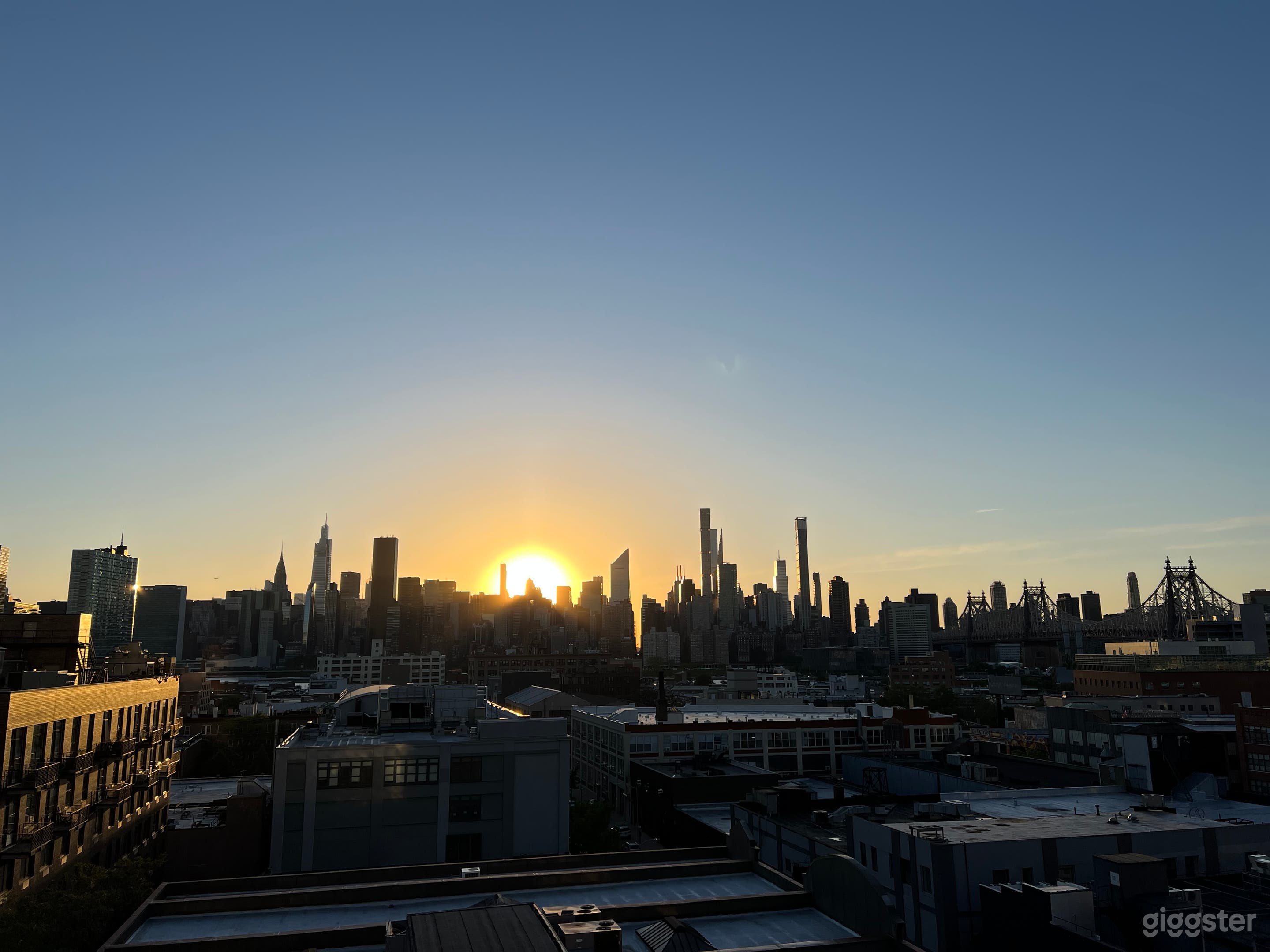 Amazing NYC skyline sunset