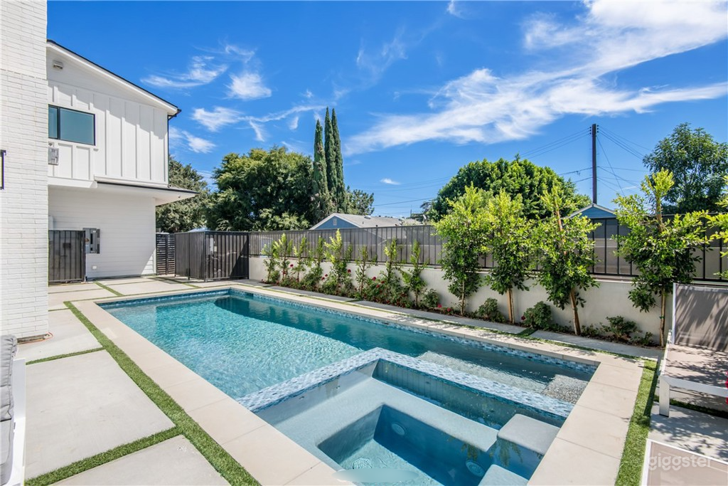 Breathtaking Pool in a 4000 Sq Ft Residence Photo 2