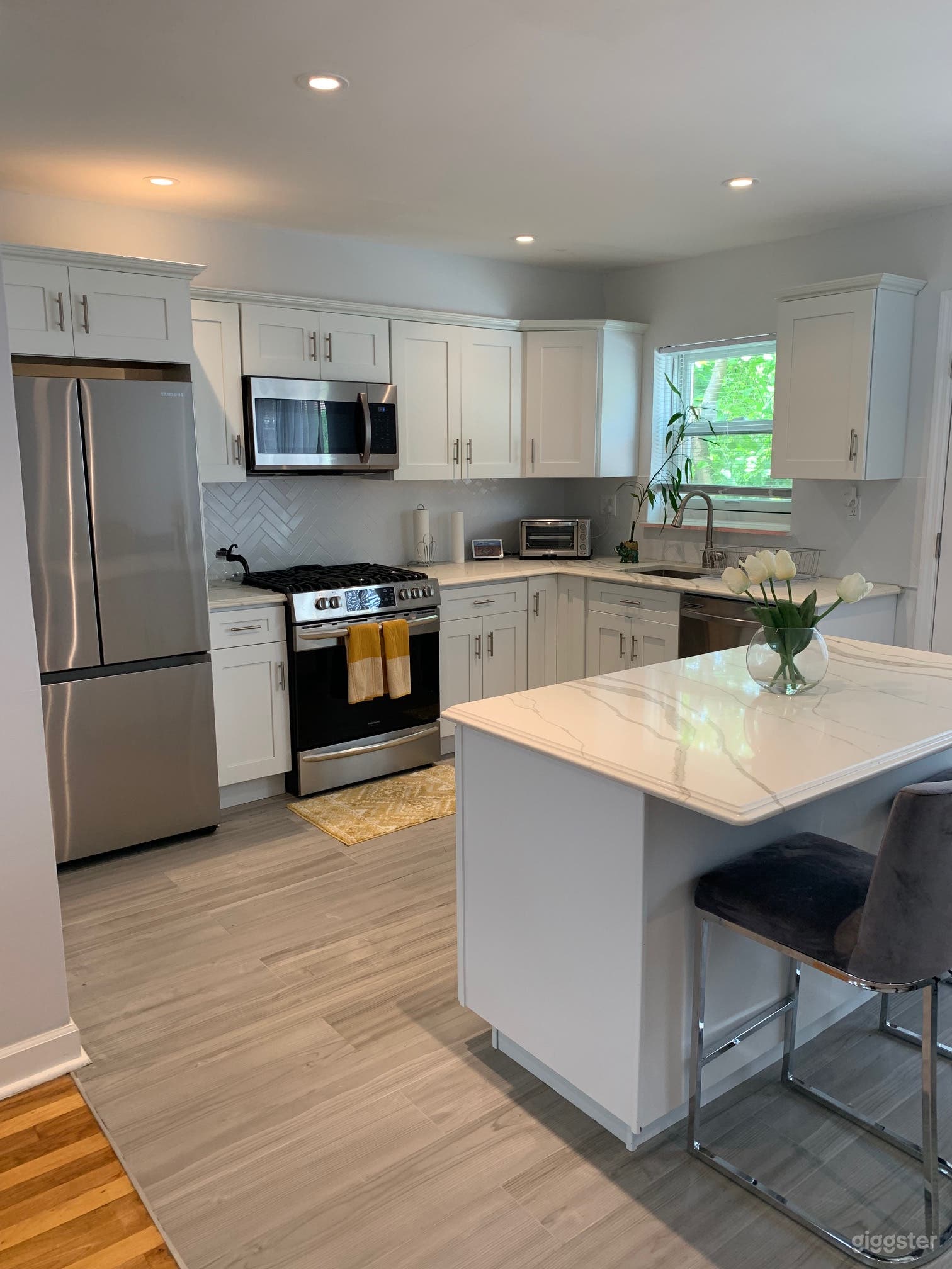 Sunlit Sanctuary: A Film Location Gem Photo 3