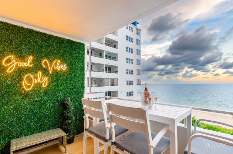  Direct Ocean View|Beachfront Condo| Pool & Balcony 