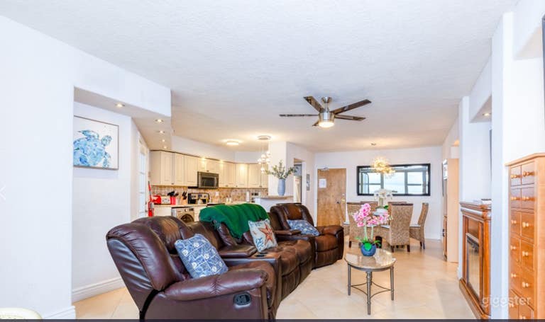  Direct Ocean View|Beachfront Condo| Pool & Balcony 