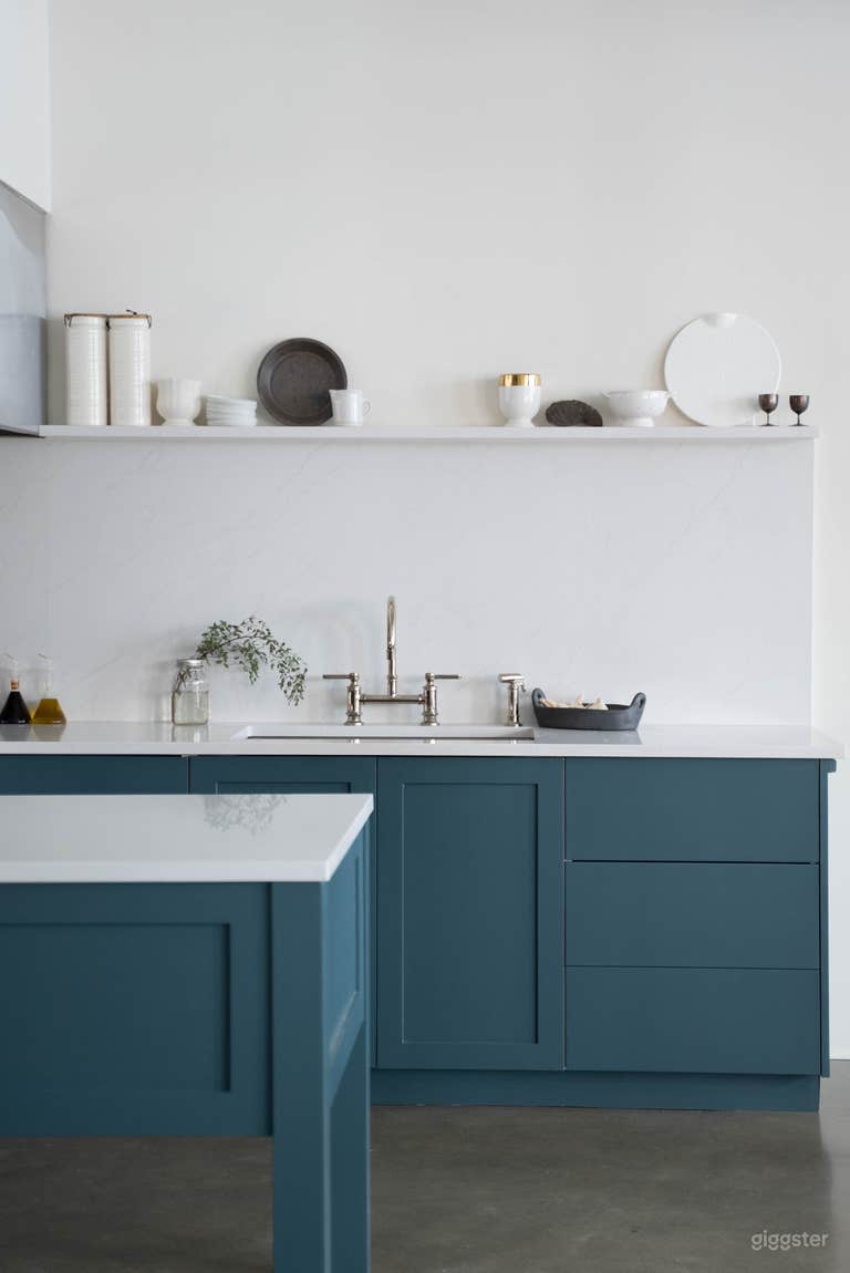  Natural Light Culinary Studio in Industrial Bldg 