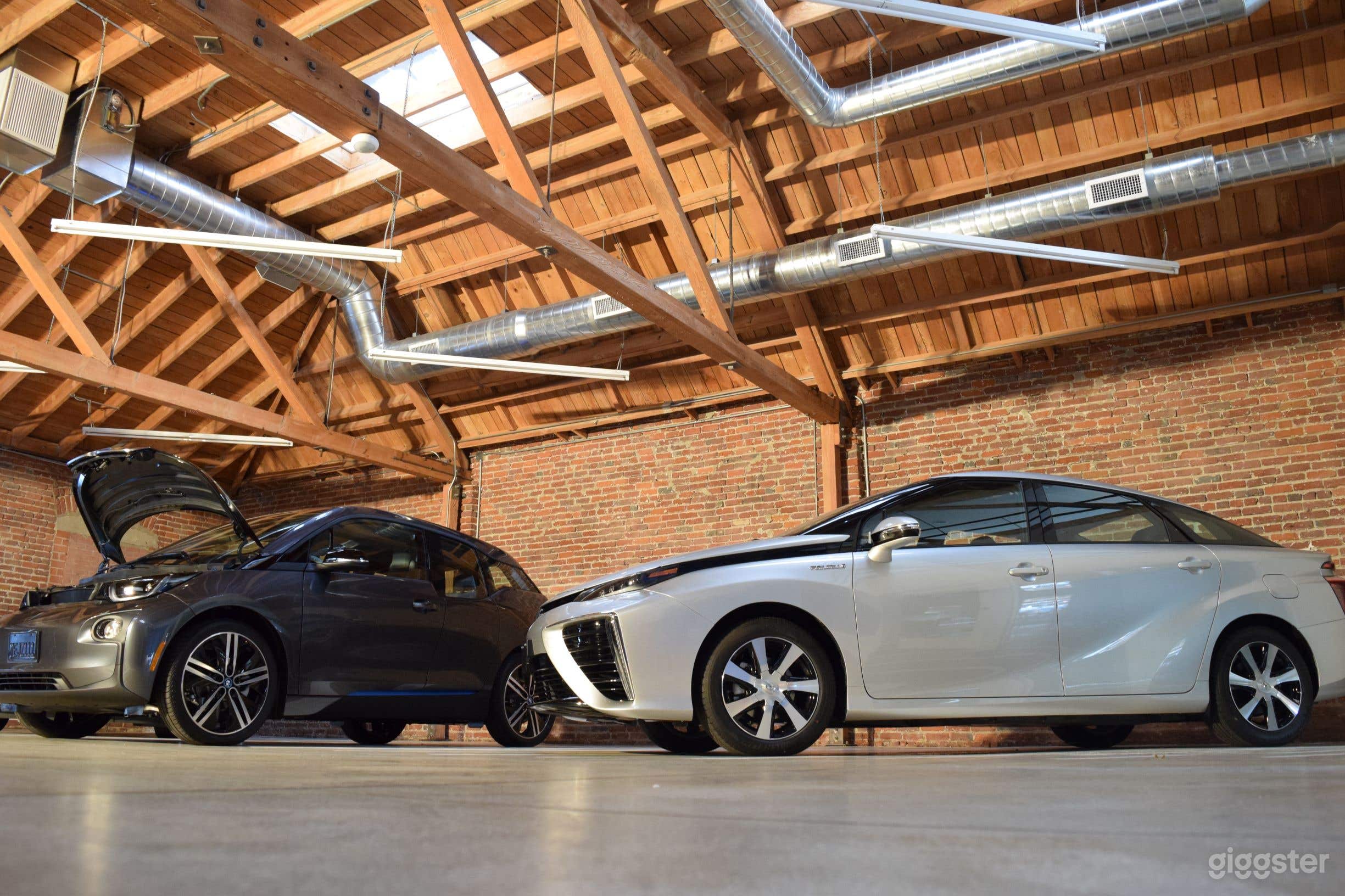 Huge Event Space &amp; Shoot Location Photo 3