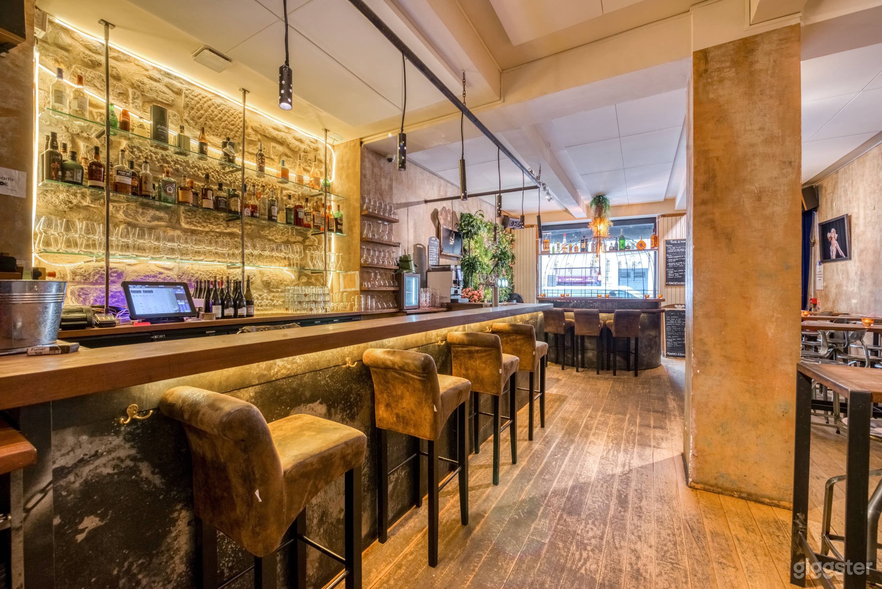 Cantine moderne à Paris Photo 4