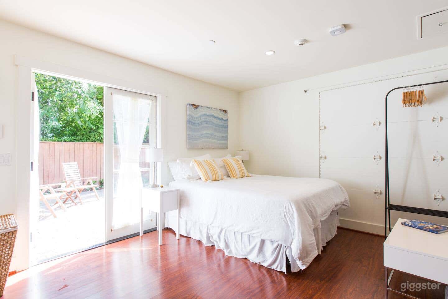 Captivating Garden Oasis: A Serene Haven Photo 3