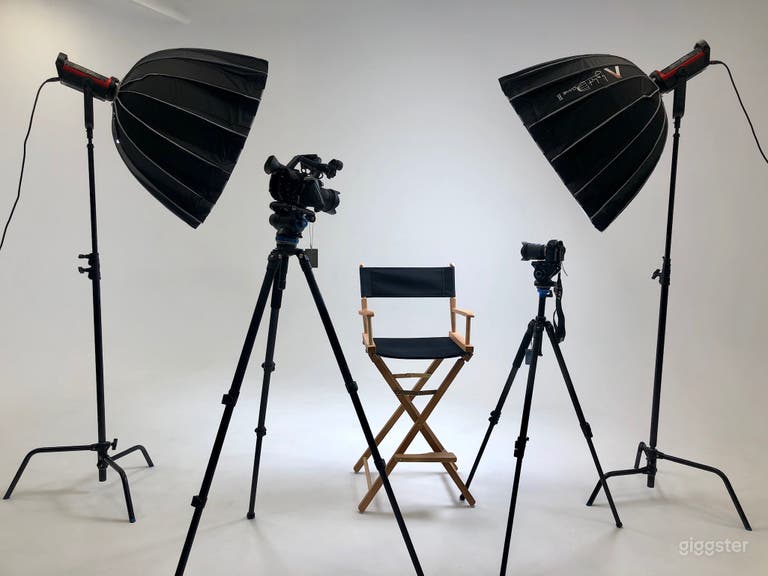  From models, to hair and makeup, camera equipment to catering, we want to make your experience a positive one. 