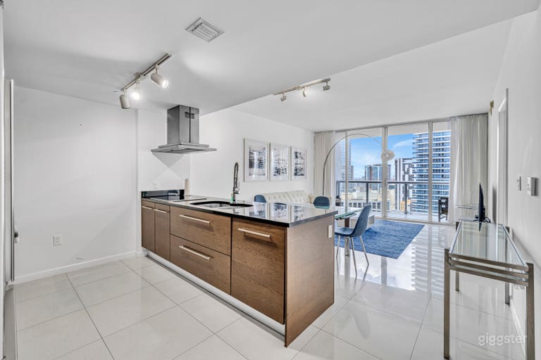  Minimalist Oceanfront Condo with Panoramic Views 