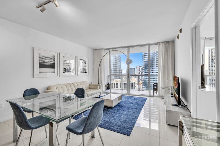  Minimalist Oceanfront Condo with Panoramic Views 