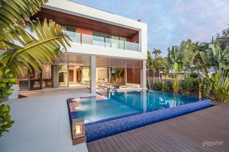  Luxury Modern Tropical Beach house South Florida 