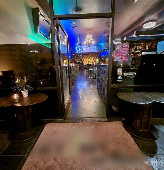  Ventura's Sophisticated Full Bar and Restaurant  