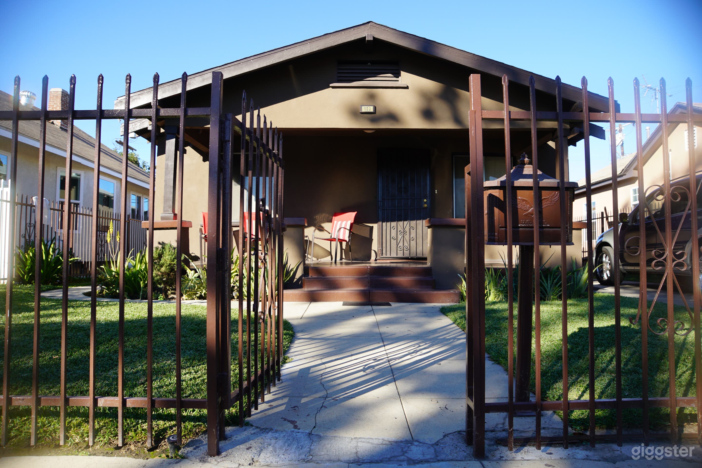 South LA Very Nice Craftsman House Photo 4