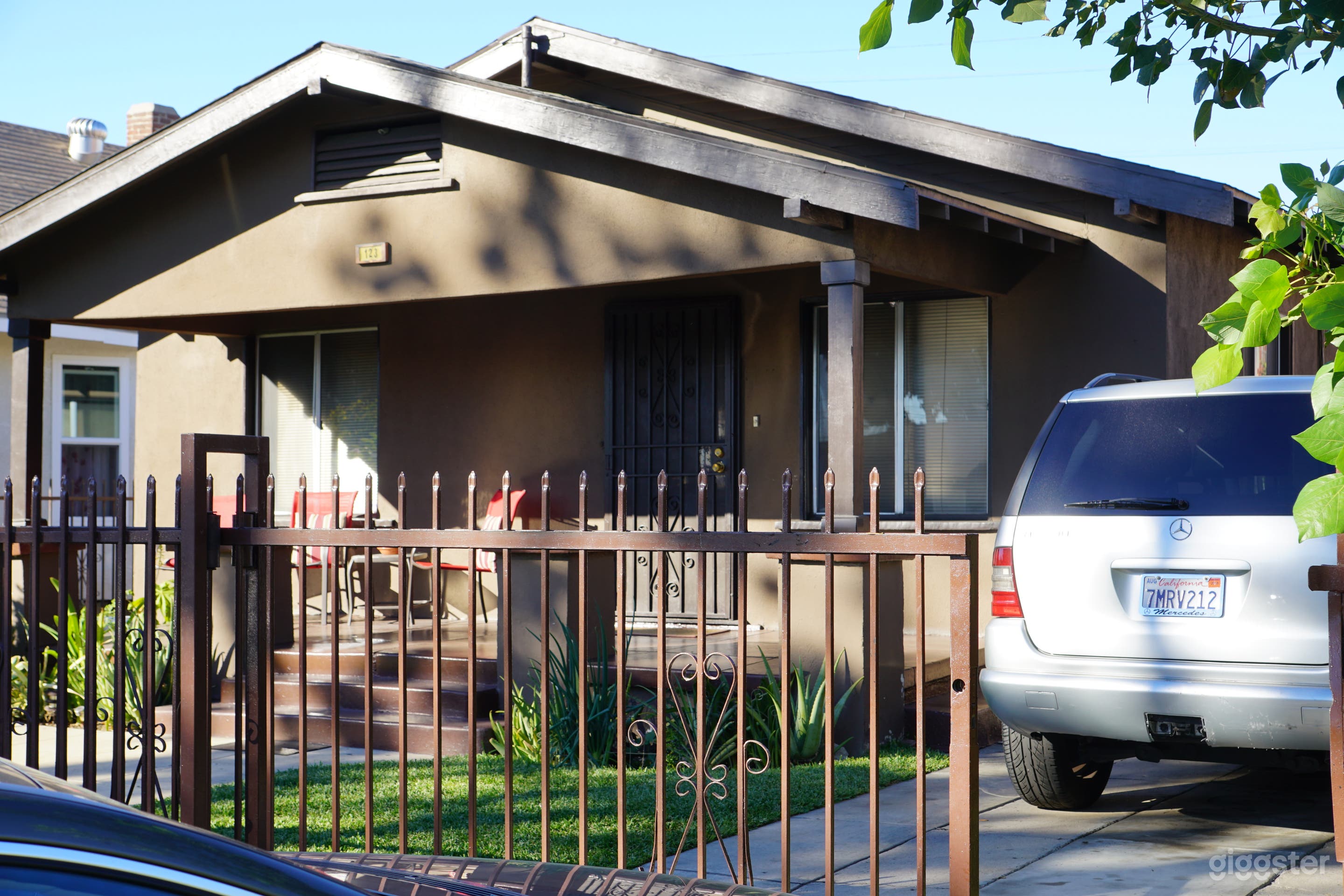 South LA Very Nice Craftsman House Photo 3