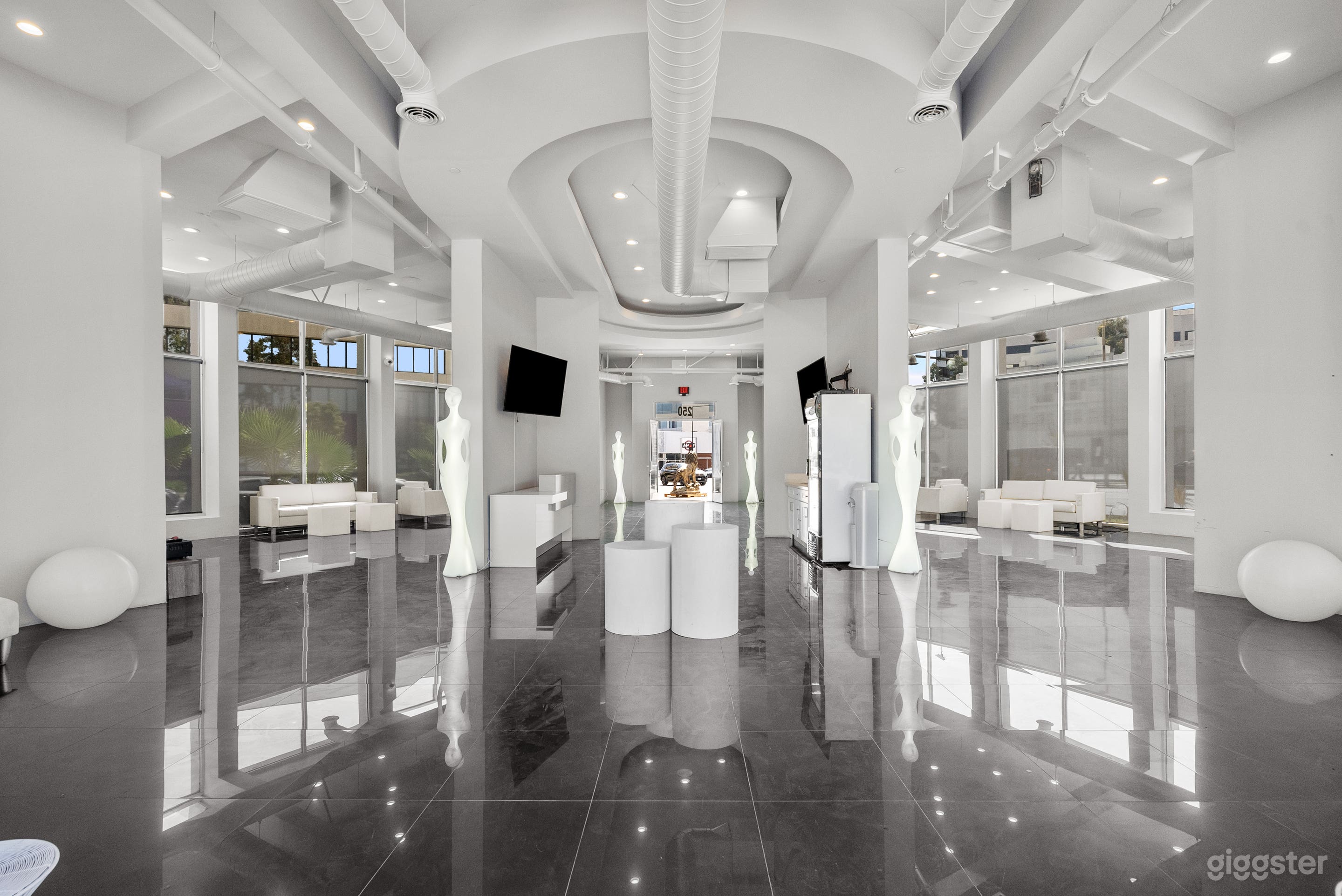 Modern Event space  Photo 4