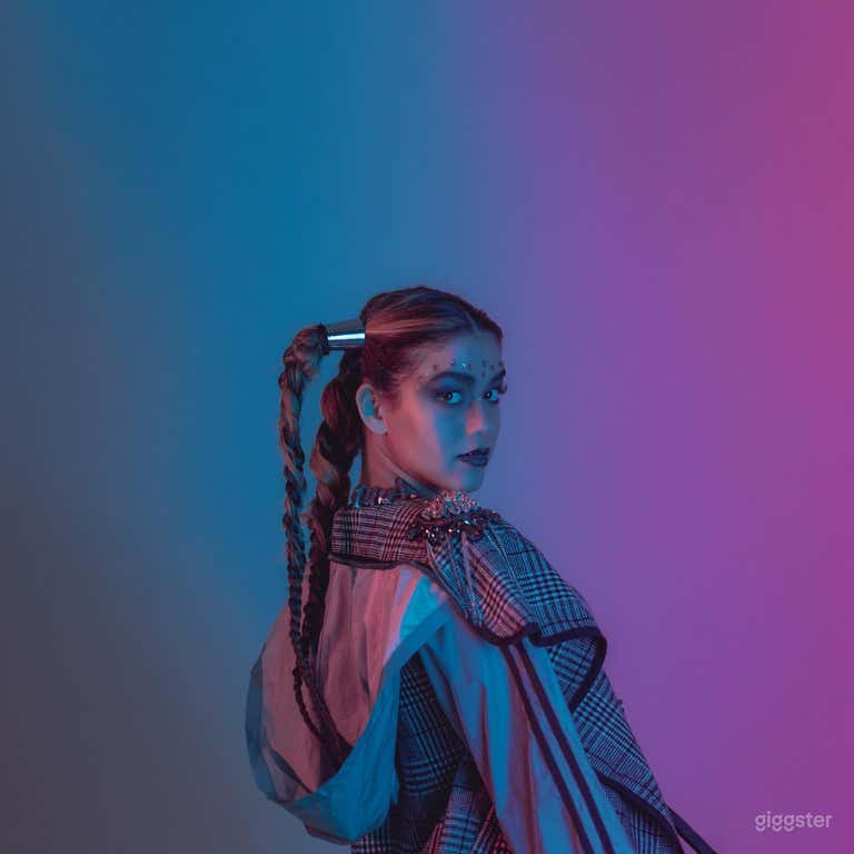  CYC Stage - White Cyclorama Wall 