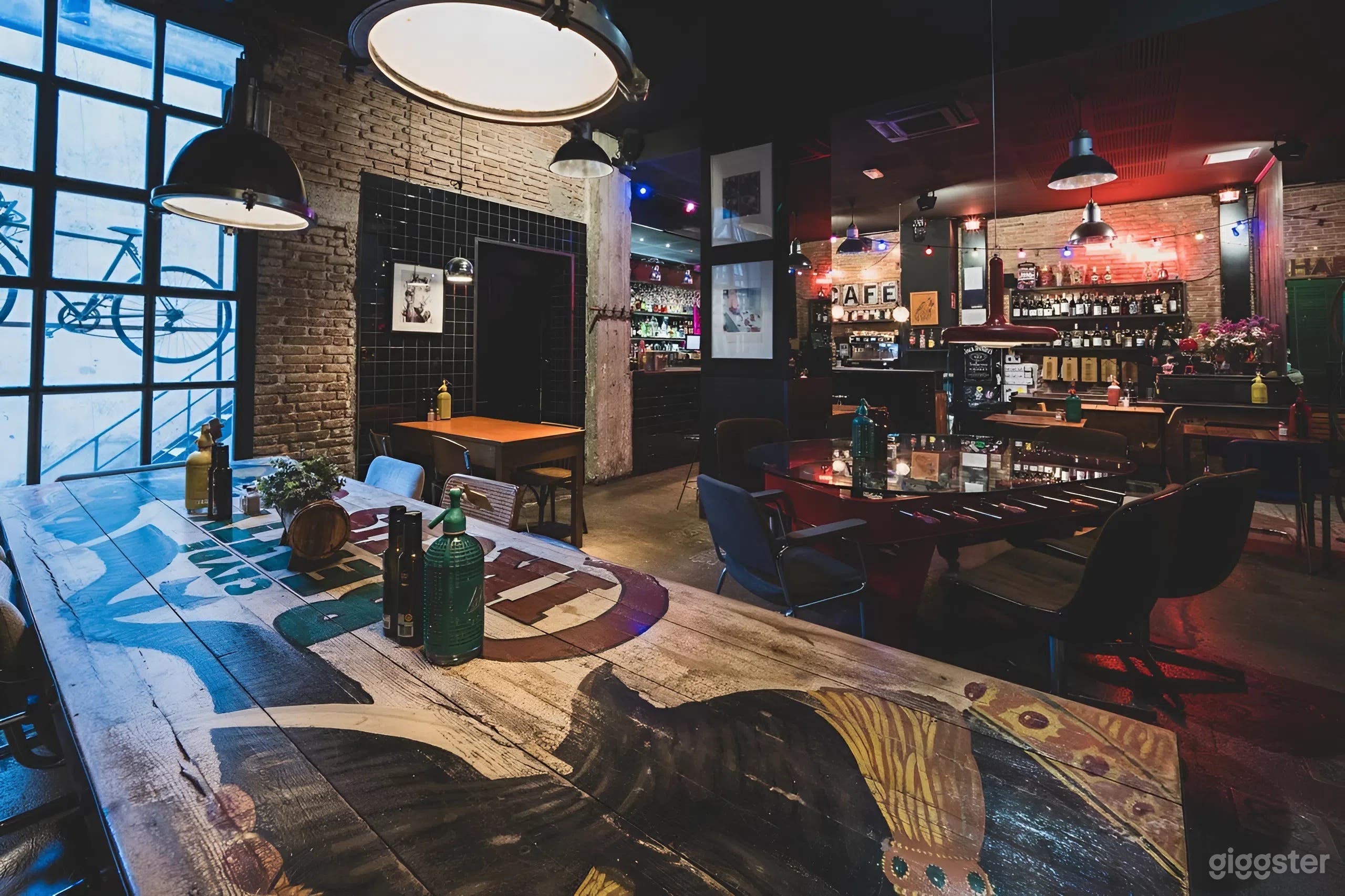 Main Room – Lively Dining &amp; DJ-Driven Energy for Up to 120 Guests Photo 3