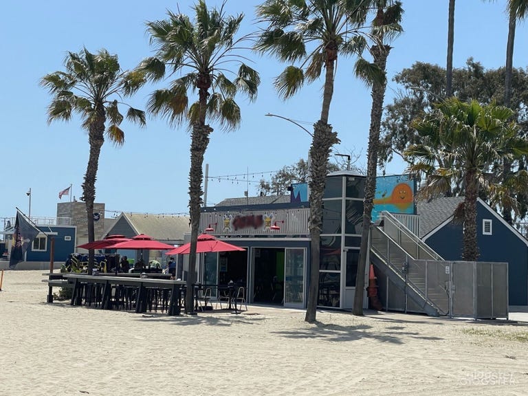  Beach Front Food Shack Restaurant 