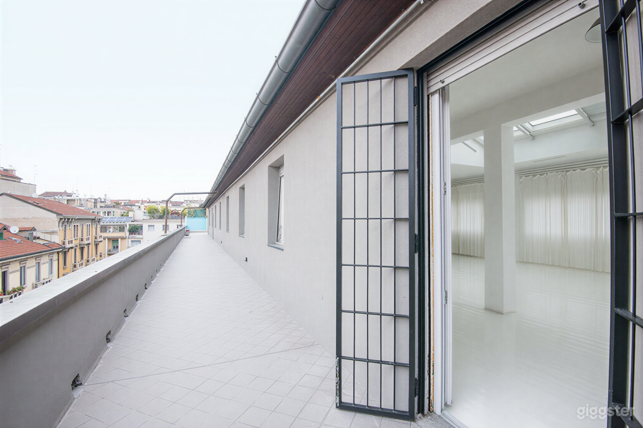 Foto di Terrazza Luminosa per Shooting Fotografici a Milano 2