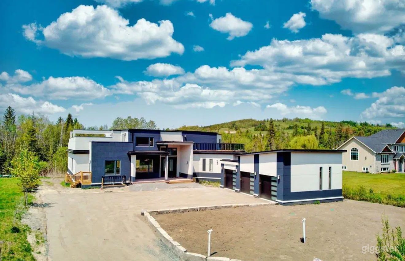 Opulent Oasis: Custom Kawartha Lakes Estate Home Photo 1