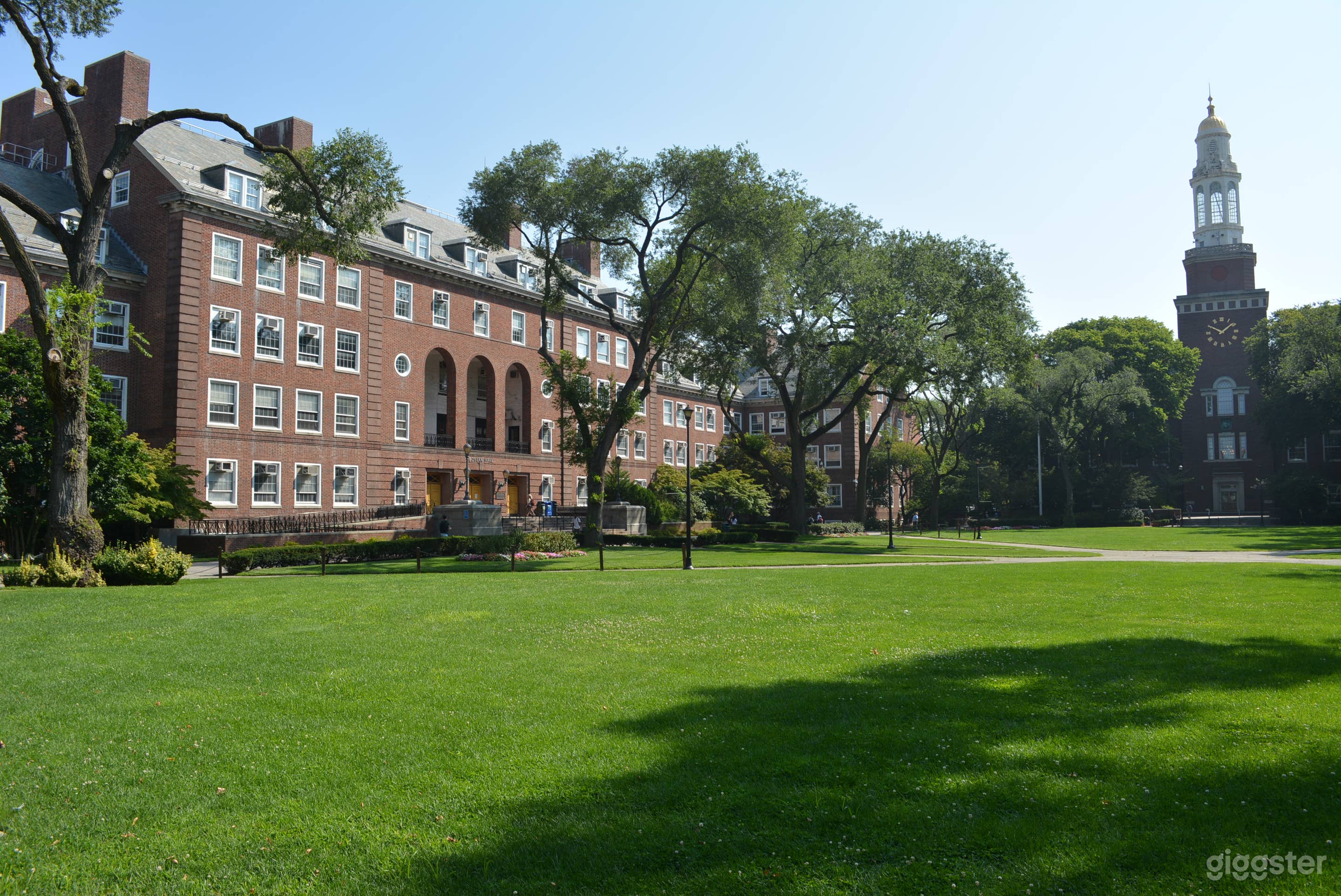COLLEGE 16 - College with Spacious Halls and Fountain Photo 3