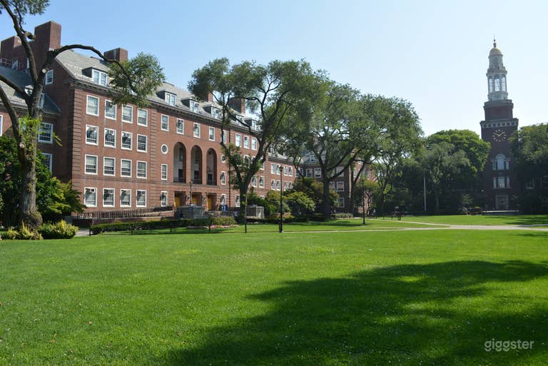  COLLEGE 16 - College with Spacious Halls and Fountain 