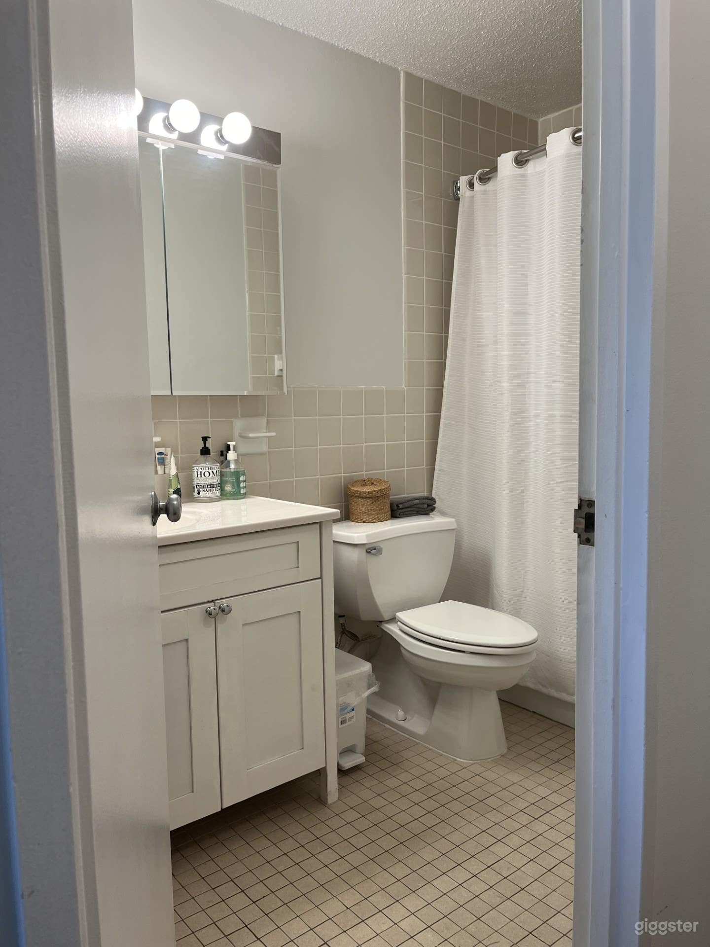 Fashion Studio with Gorgeous Panoramic NYC View Photo 4