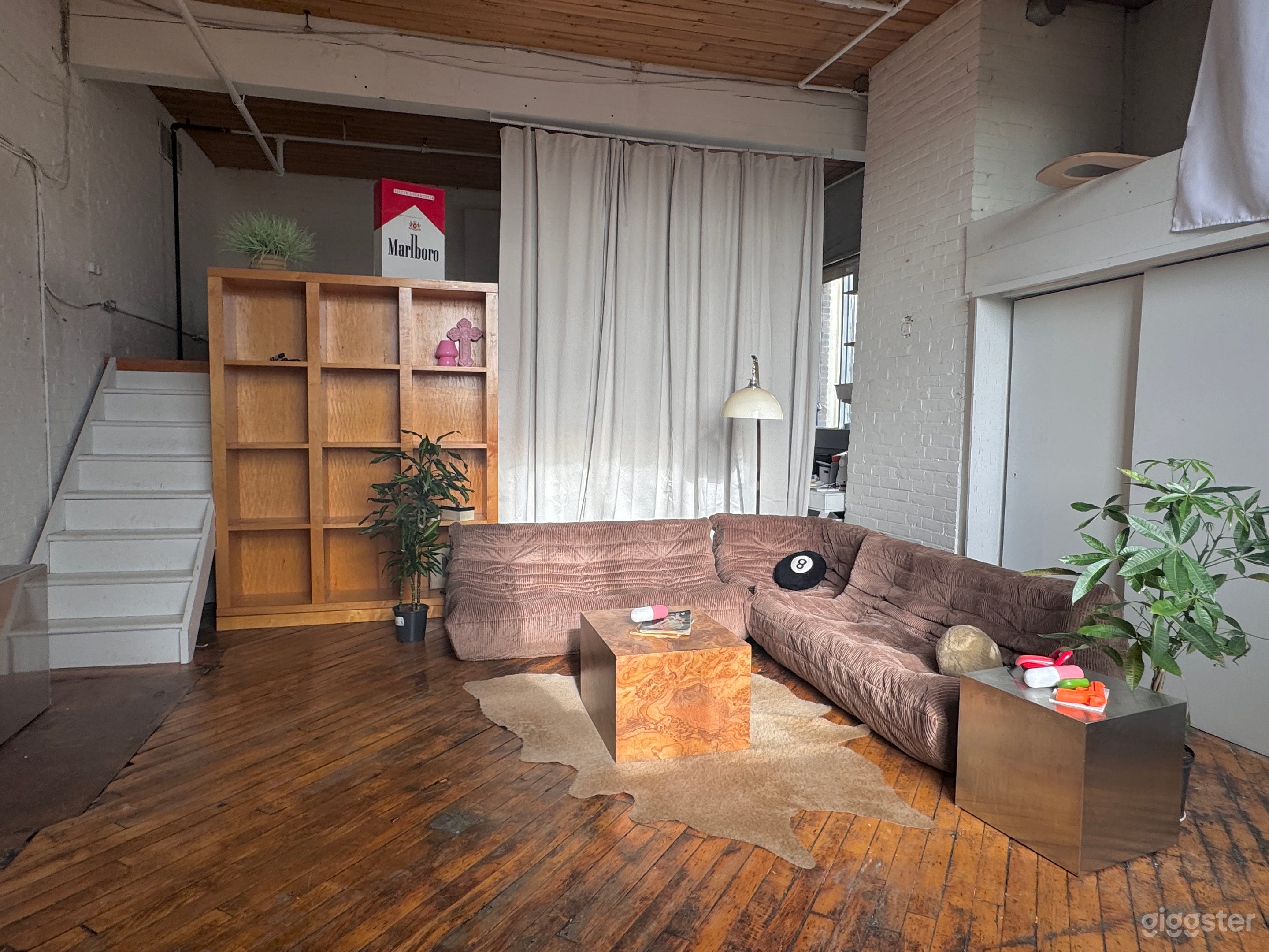 NYC style industrial studio loft Photo 4