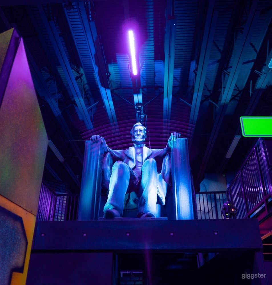 Two-Story Urban Grunge Laser Tag DC Themed Arcade  Arena Photo 4