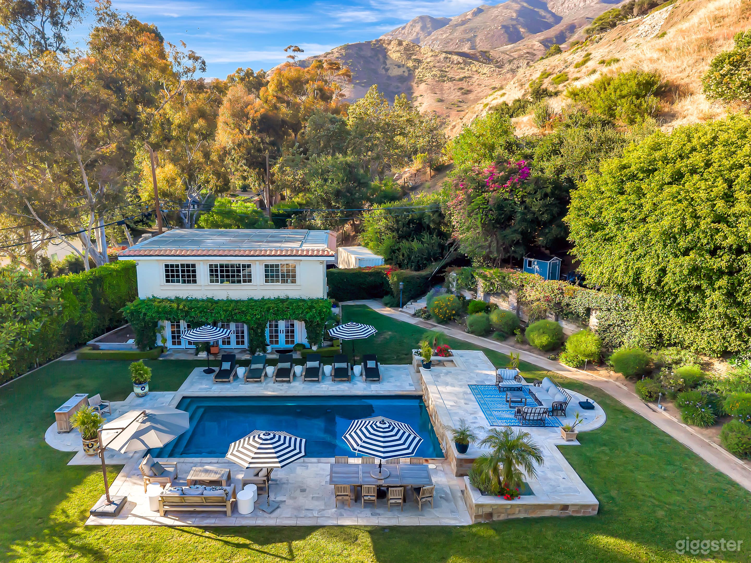 Luxury Malibu Hillside Estate w/ Pool & Mountain View Photo 2