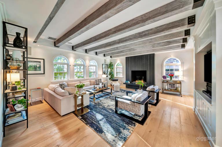  Luxury Malibu Hillside Estate w/ Pool & Mountain View 