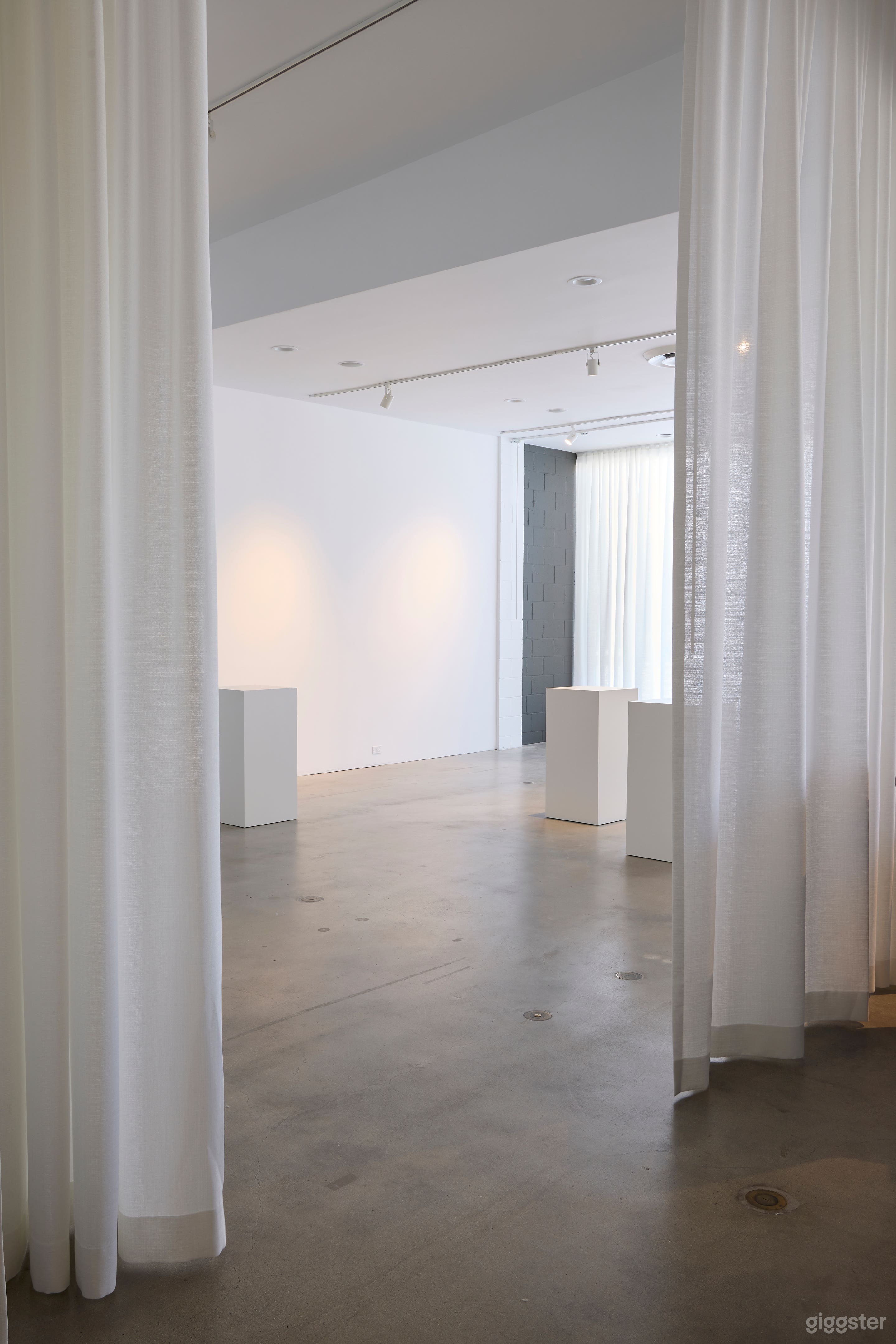 Gallery Showroom Photo 2