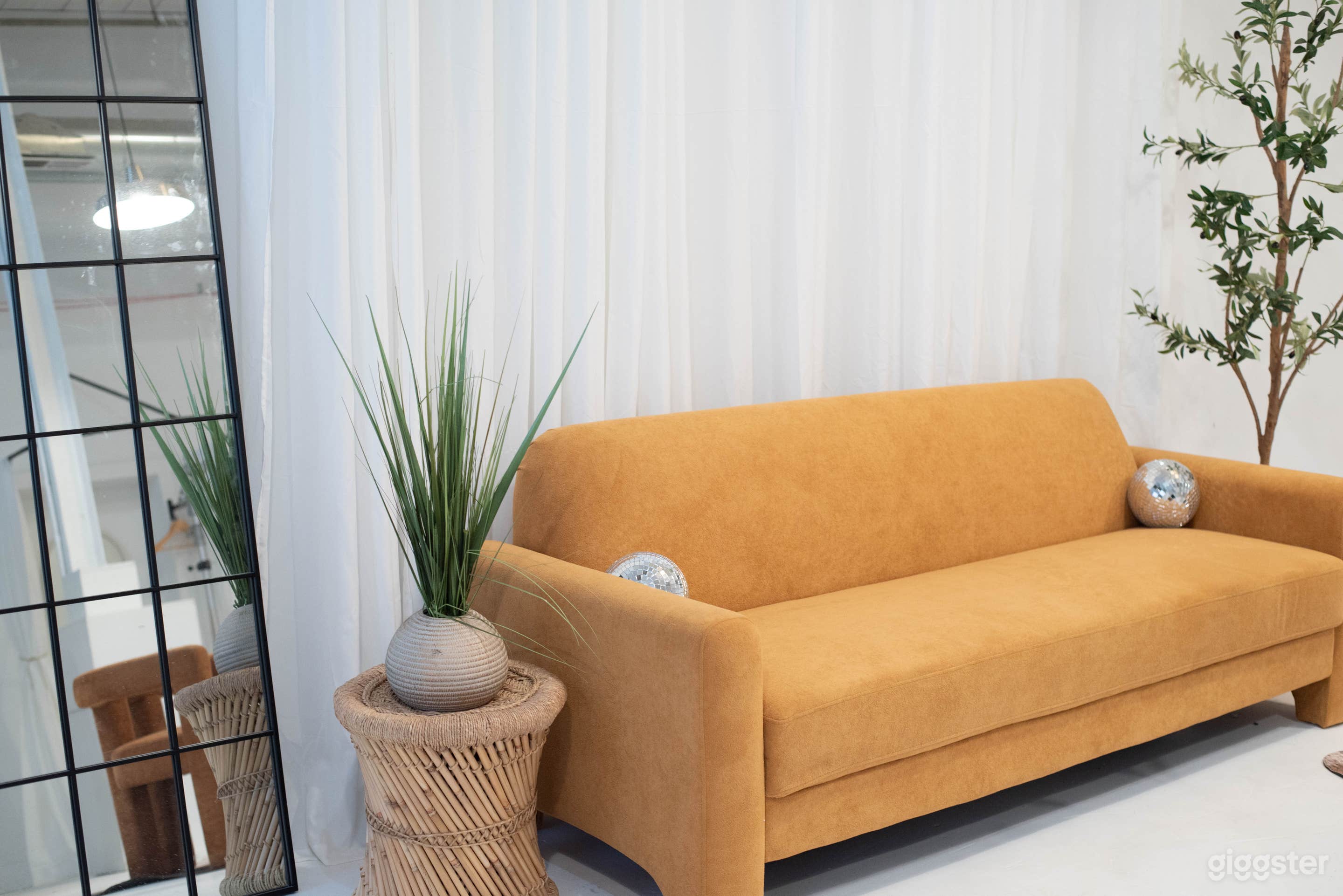 Multipurpose Studio Loft in Germantown Photo 3