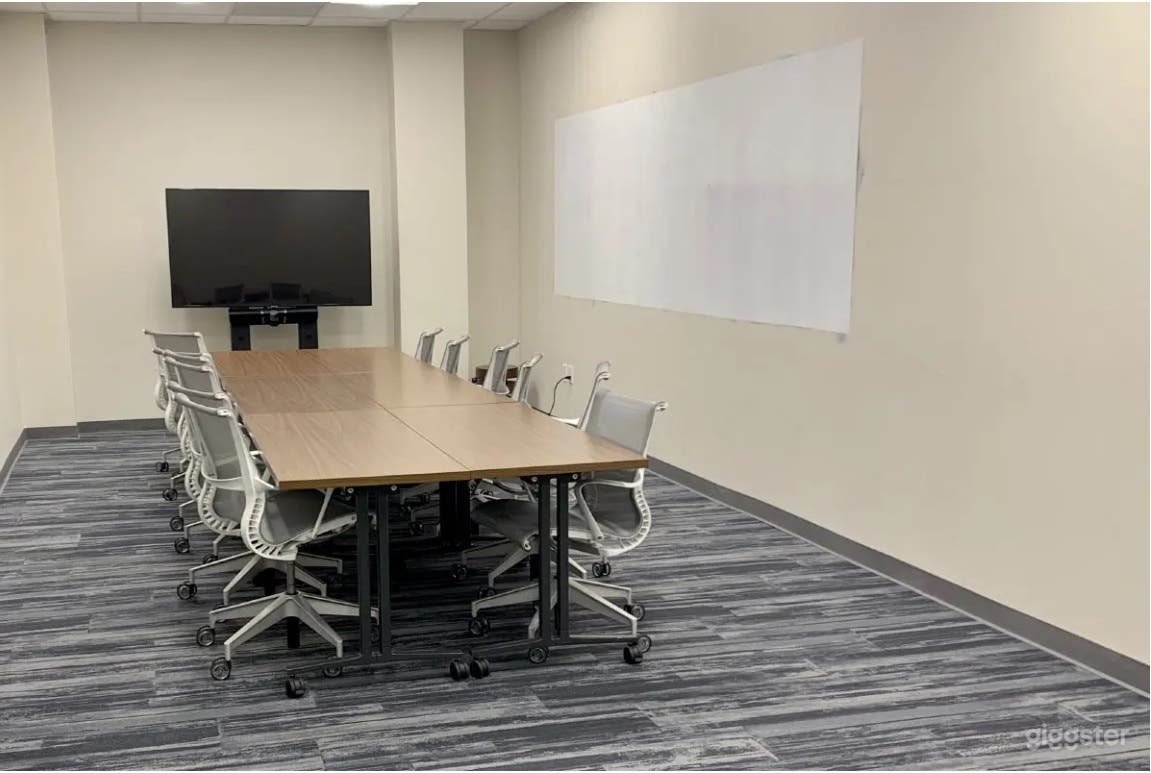 The Townhall Meeting Room Photo 2