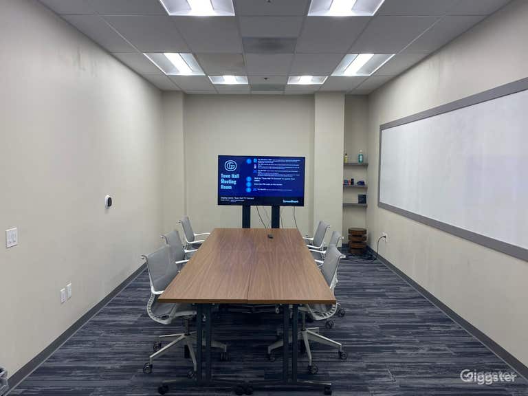  The Townhall Meeting Room 
