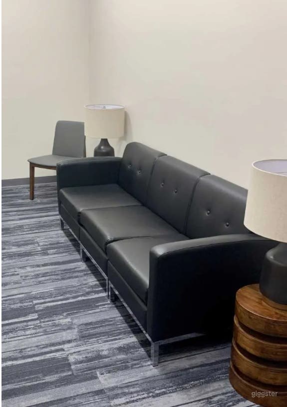 The Townhall Meeting Room Photo 4