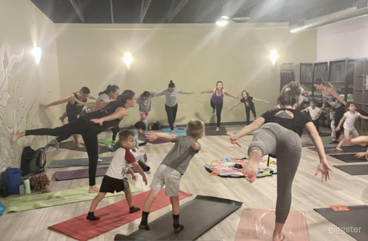 Quiet and Relaxing Yoga Studio Photo 4