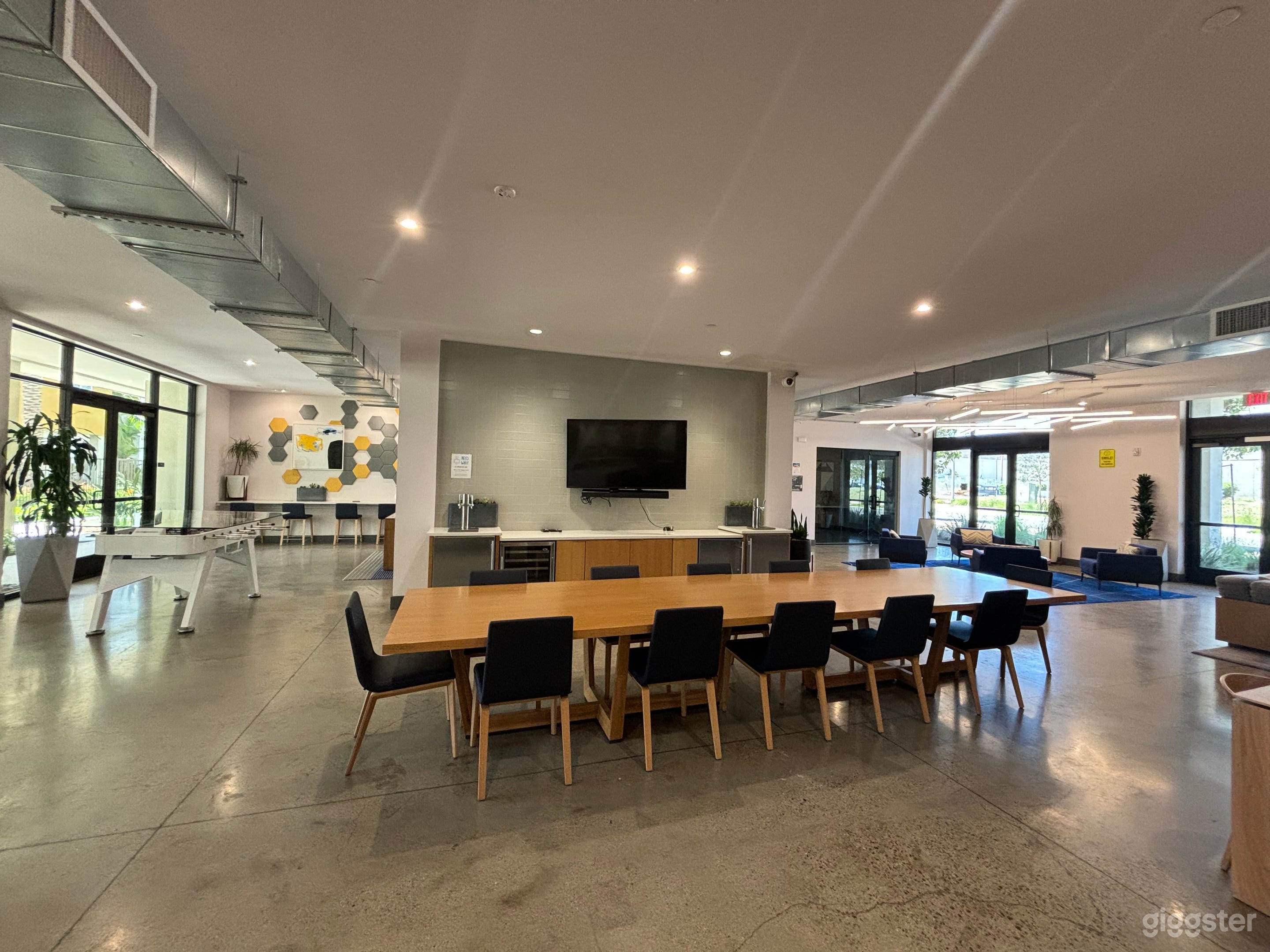 Modern Spring Photo 3