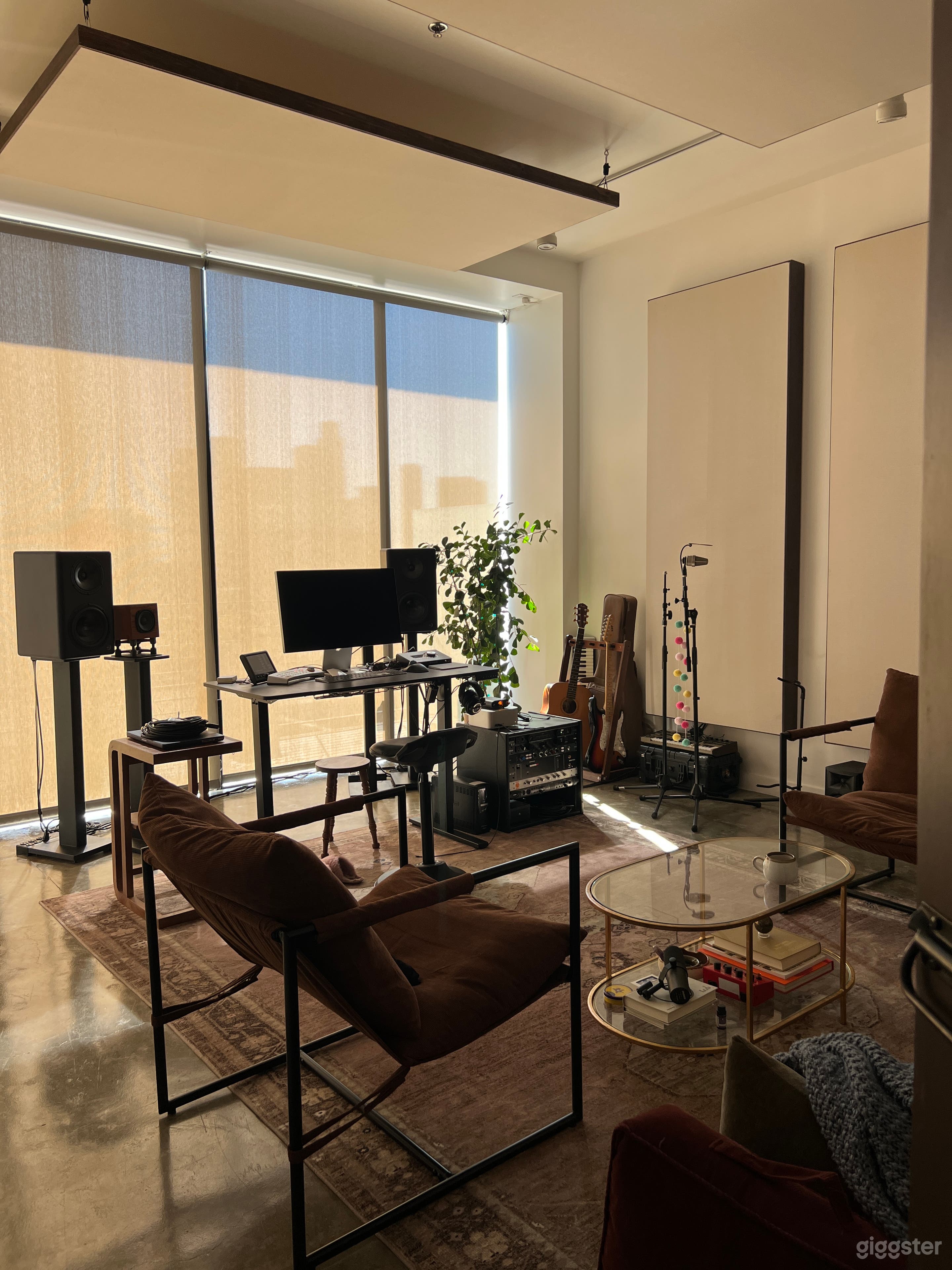 Echo Park Loft Studio w DTLA Skyline, Balcony & Pro Audio Photo 3